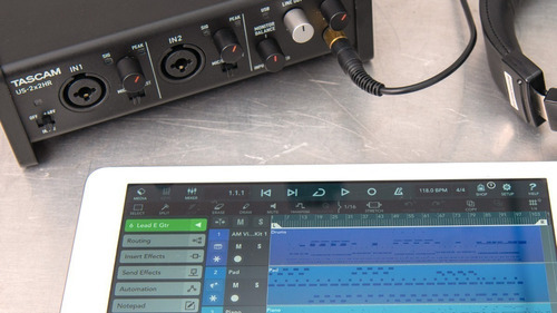 Interfaz de audio en color gris oscuro de alta resolución Tascam US-2X2HR Midi USB