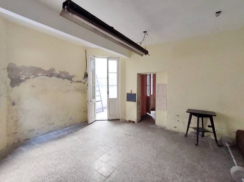 Imagen 3 de 22 de Casa A Reciclar Sobre Lote Propio - Oportunidad Inversores - En Constitución