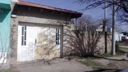 Casa En Venta De 2 Dormitorios C/ Cochera En El Nacional