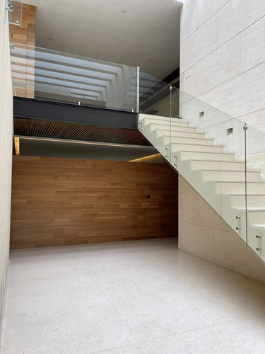 Residencia Espectacular En Paseo De Los Laureles