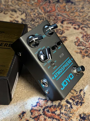 Pedal de efeito Joyo Revolution Atmosphere R-14 preto