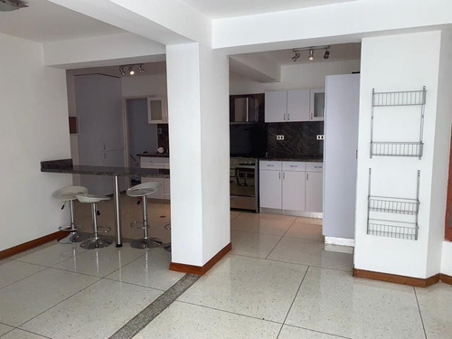 Se Vende Hermoso Y Amplio Apartamento En Cumbres De Curumo. Solo Cliente Directo. (o.a)