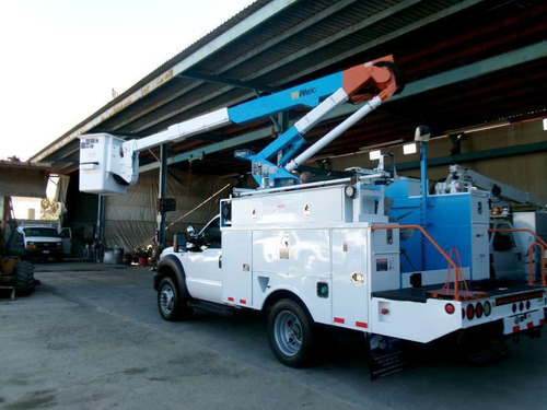 Camion 2011 Ford F550 Grua Canastilla 13 M Insulada 4x4