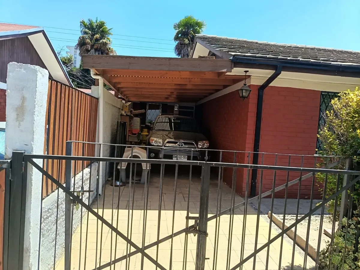Imagen 3 de 27 de Hermosa Y Acogedora Casa En Pasaje Cerrado De La Reina /cine