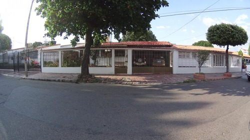 Casa En Venta En Cúcuta. Cod V19589