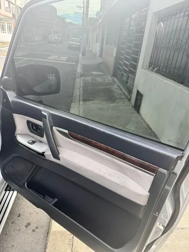 Mitsubishi Montero 3.5 Hard Top