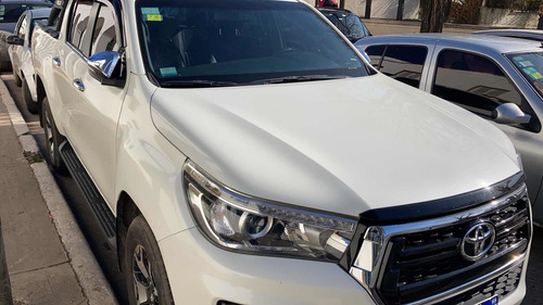Imagen 2 de 8 de Toyota Hilux 2.8 Cd Srv 177cv 4x2 At 2018