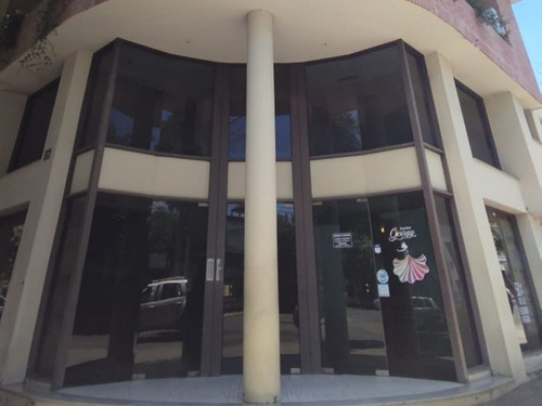 Oficina En Alquiler Amoblada Con Balcon