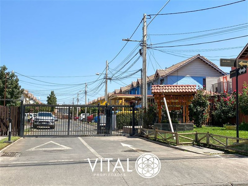 Casa En Venta De 3 Dormitorios Y 1 Baño En Puente Alto