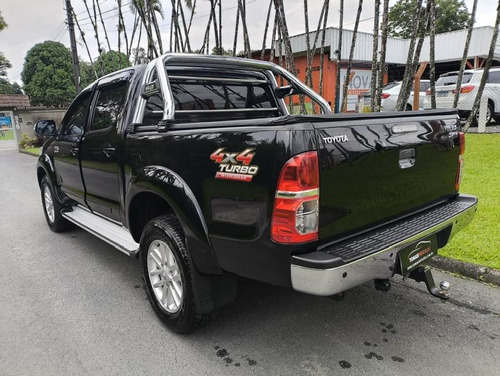 Toyota Hilux 3.0 SRV TOP 4X4 CD 16V TURBO INTERCOOLER DIESEL 4P AUTOMÁTICO