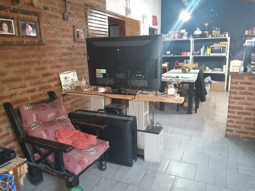 El Palomar Casa Fte De 3 Ambientes Y Fdo Casa De 3 Ambientes F: 8821