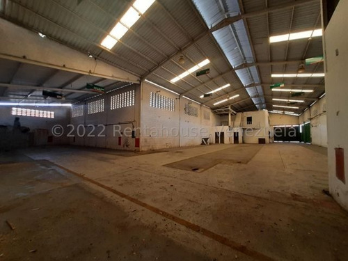 Imagen 4 de 10 de Galpón En Venta En Av. Fermín Toro. San Juan De Los Morros. 22-23073