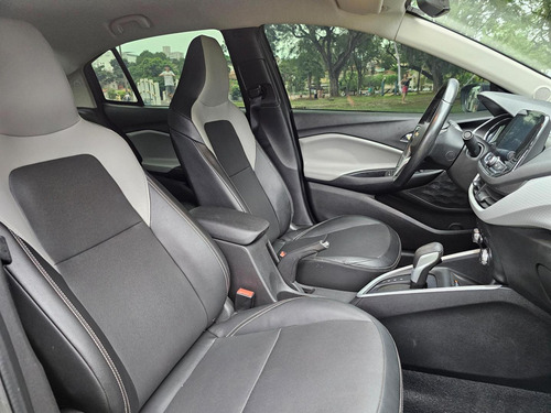 Chevrolet Onix plus 1.0 Lt 4p