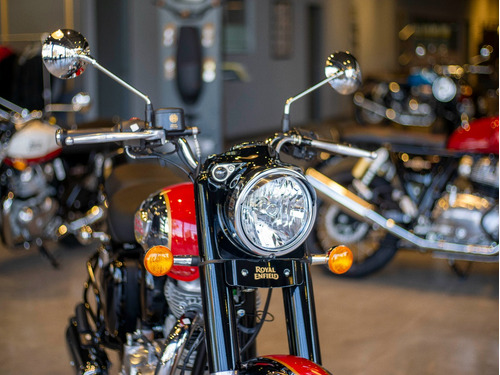 Imagen 8 de 25 de Royal Enfield Classic 350 Chrome Red
