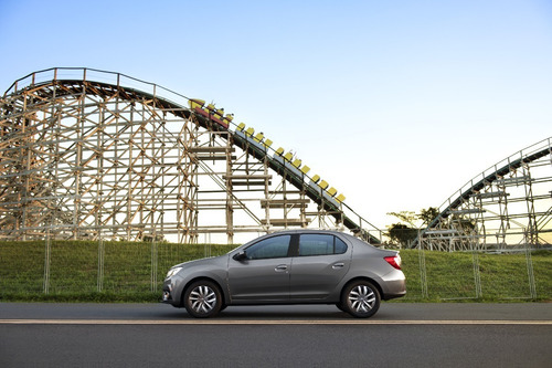 Imagen 15 de 17 de Renault Logan Ph2 Life 1.6