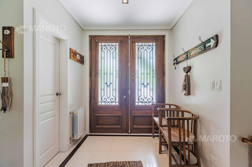 Imagen 10 de 30 de Casa En Venta En Barrio Privado Septiembre Con Seis Dormitorios - Maroto Propiedades-