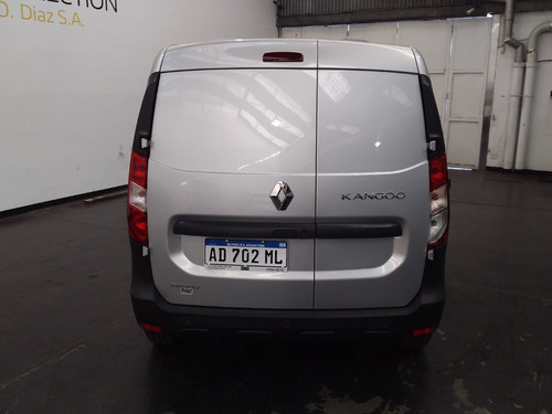 Imagen 3 de 25 de Renault Kangoo Confort 1.5 Dci 2023 Entr. Inm.(jp)