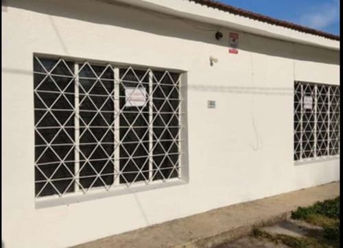 Casa En Venta De Tres Dormitorios Con Galpón - Peñarol Lavalleja - Con Renta Contrato 2 Años Ideal Inversores