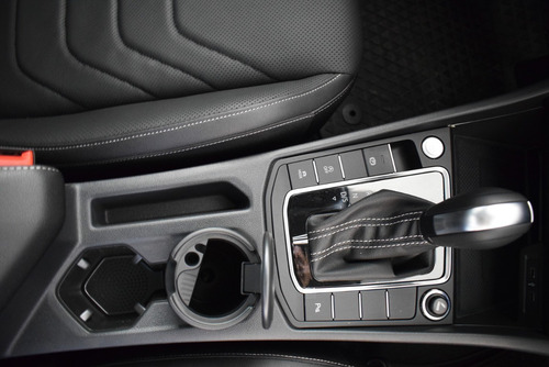 Imagen 15 de 24 de Volkswagen Vento Highline