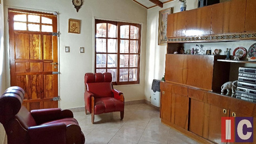 Imagen 2 de 14 de Muy Buen Chalet En Villa Ariza (ituzaingo Norte)
