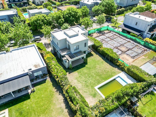 Imagen 5 de 30 de Casa De 4 Dormitorios En Venta En La Comarca De Excelente Calidad