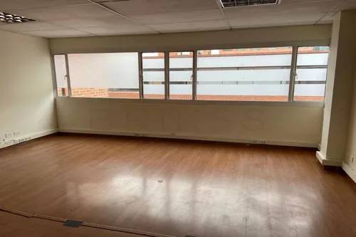Oficina En Arriendo/venta En Quinta Camacho. Cod A7039