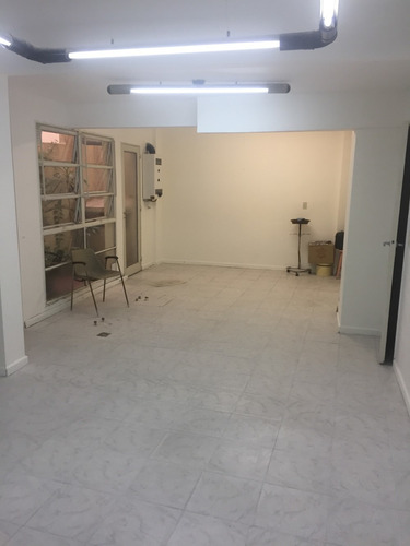 Imagen 15 de 17 de Real Oportunidad!!! Excelente Ubicación! 56 Mts 2 Divisiblemuy Amplio Apto Profesional