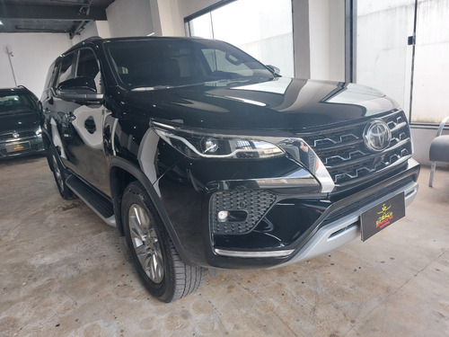 Toyota Hilux SW4 SRX