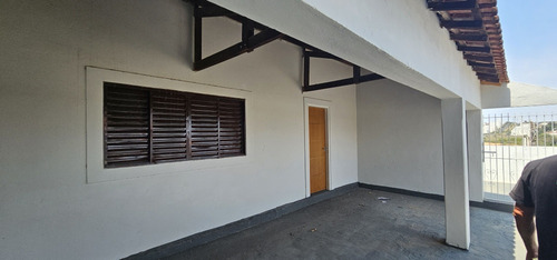Casa De 2 Quartos Com Edícula