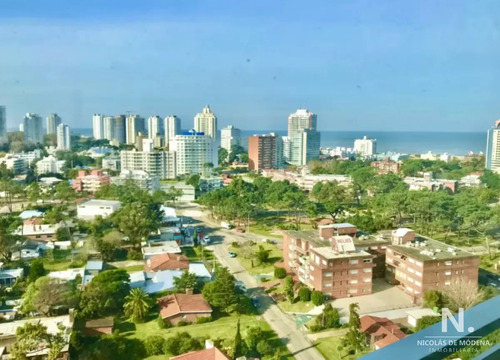 Venta De Apartamento 3 Dormitorios En Playa Mansa, Punta Del Este.