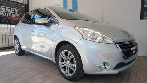 Imagen 2 de 25 de Peugeot 208 2015 1.6 Feline Pack Cuir