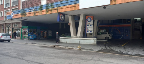 Imagen 2 de 12 de Cochera En Venta - Zona Centro - Edificio Namuncurá