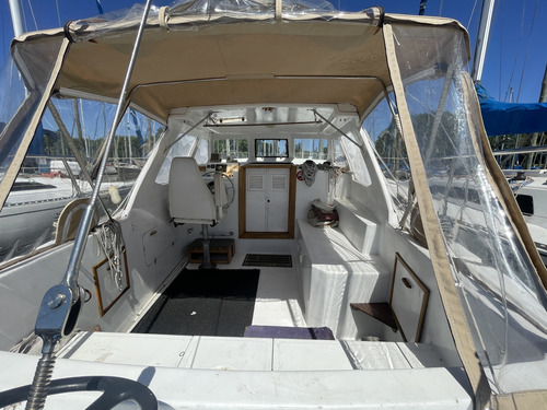 Motovelero Aries Trophy Timonera Cubierta Volvo Penta Diesel
