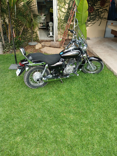 Moto Bajaj Avenger 220,