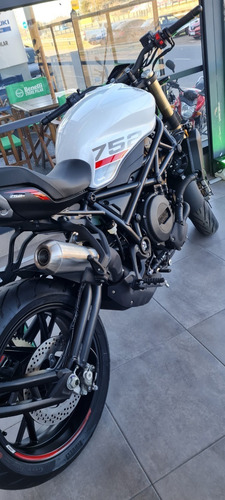 Imagen 10 de 25 de Benelli 752s - Benelli Store Pilar Mp
