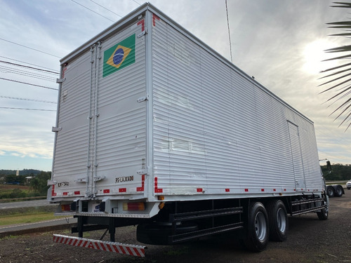 Imagem 3 de 14 de Mercedes-benz Mb 1720 6x2 2004 Truck Com Baú Furgão Seco