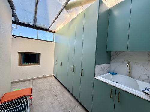 Condominio / Mediterránea - 5 Dorm + Salita + Servicios