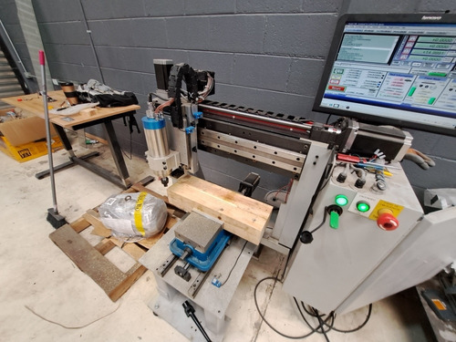 Cnc 40x50cm, Spindle 2.2kw, Mach3, Nema 34 12nm. (Usado)