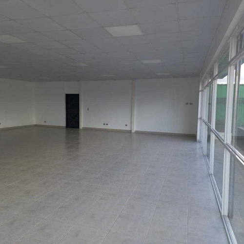 Local Com. De 143 M2, Sector Fdo El Carmen (69295)