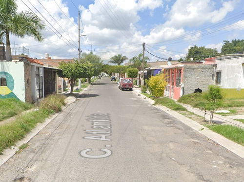 Sk01- Casa En Remate Bancario En C. Atlantida, Hacienda De Santa Fe, Jal. (65% Debajo De Su Valor Comercial, Solo Recursos Propios)