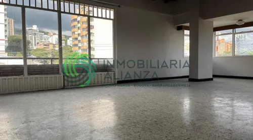 Apartamento En Venta En Cabecera Del Llano. Cod V61581