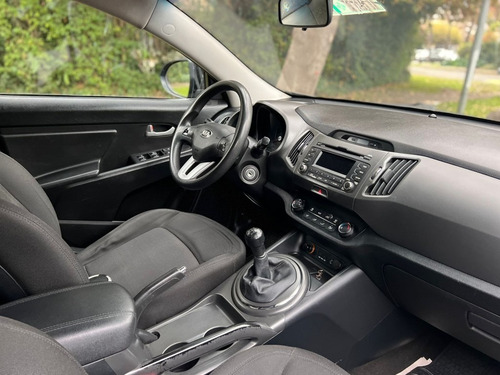 Imagen 10 de 14 de Kia Sportage Lx Mec Ac Dab Ab