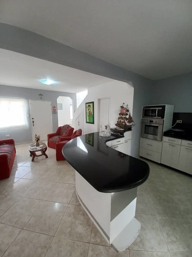 Imagen 9 de 16 de Town House Urb Los Portales