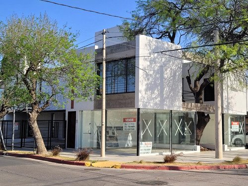 Local Esquina En Planta Baja Con 2 Baños