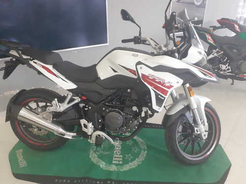 Imagen 4 de 15 de Benelli Trk 251 Full 0 Km 2023 Automoto Lanús