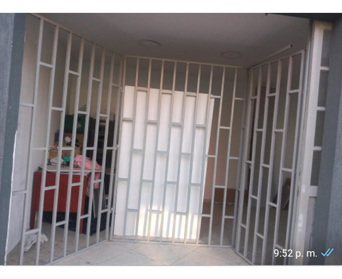 Imagen 4 de 4 de Venta Reja Tipo Bancaria Color Gris Apta Para Local