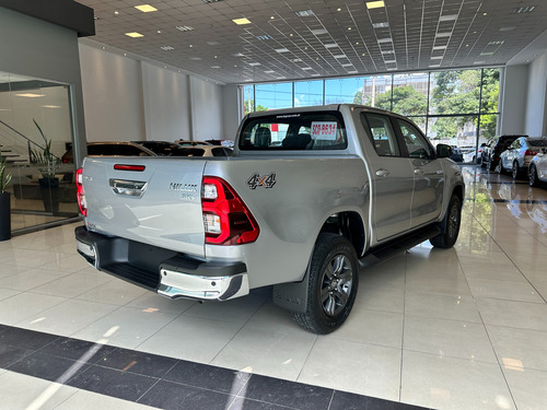 Toyota Hilux Pick-up 2.8 Cd Srv 204cv 4x4