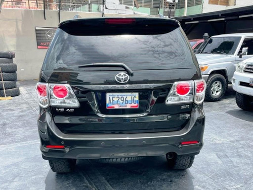 Imagen 4 de 9 de Toyota Fortuner Sr 2012 4x4 Automático