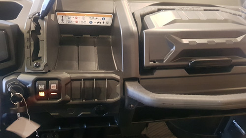 Imagen 15 de 22 de Can Am Defender Hd 9 0km Dps 2023 Fisico Generaly Polaris No