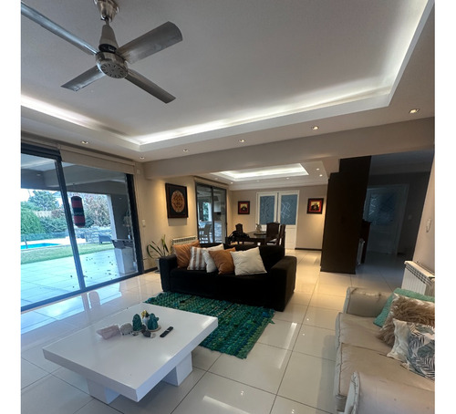 Casa Country San Isidro Villa Allende 3 Dorm Estudio Pileta Dep Servicio